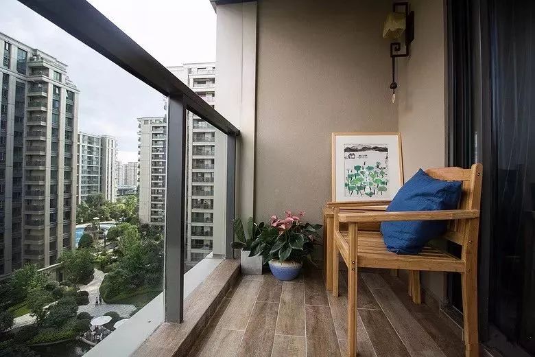 阳台护栏如何选，美观或安全？